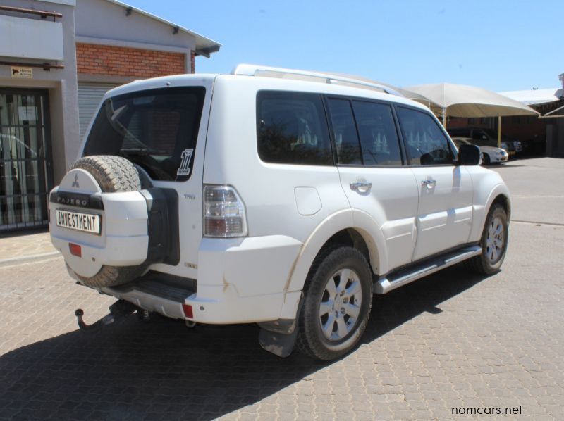 2010 Mitsubishi Pajero 3.2 DID 7 seater pictures