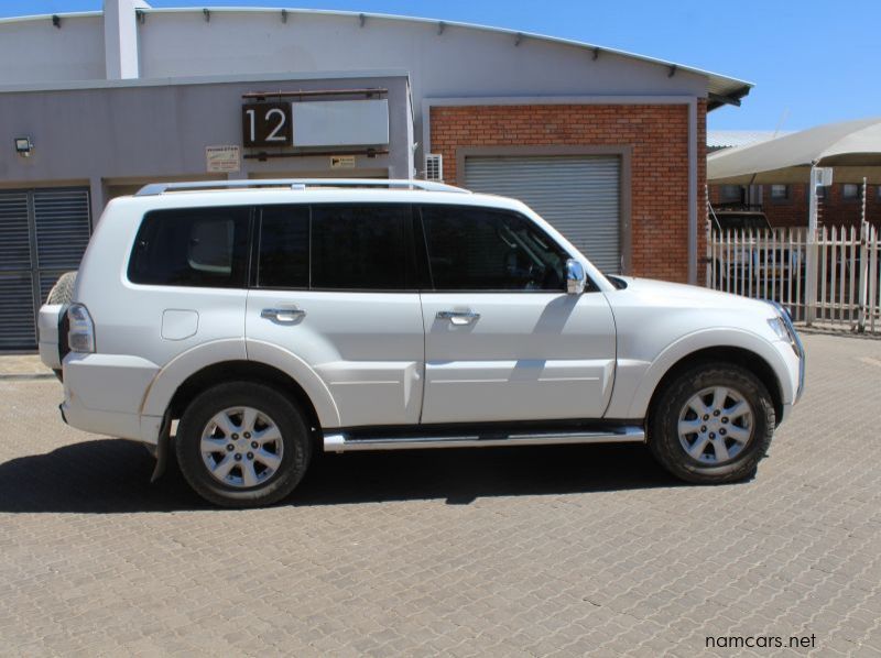 2010 Mitsubishi Pajero 3.2 DID 7 seater pictures