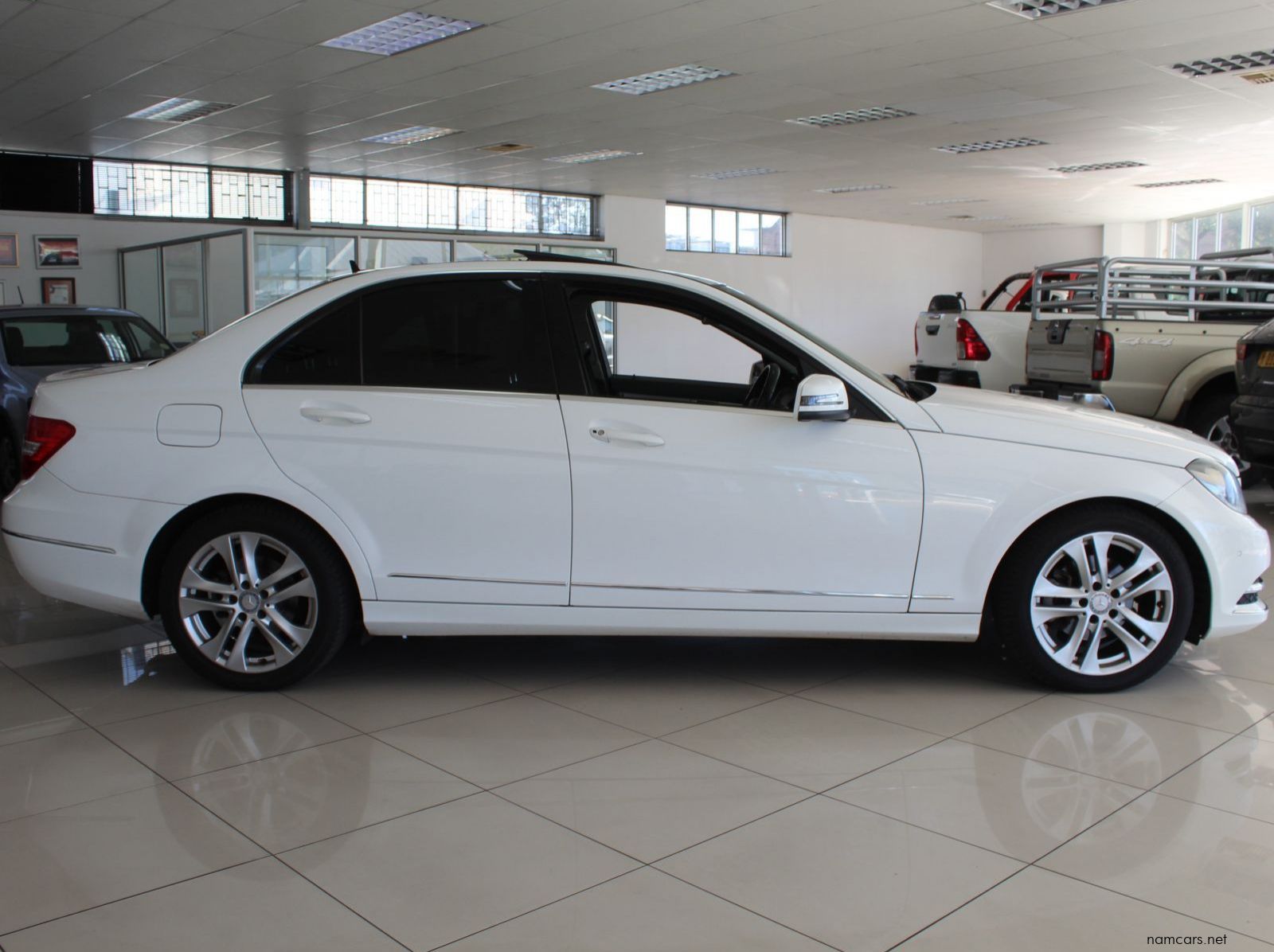 2013 Mercedes-Benz C180 Auto pictures