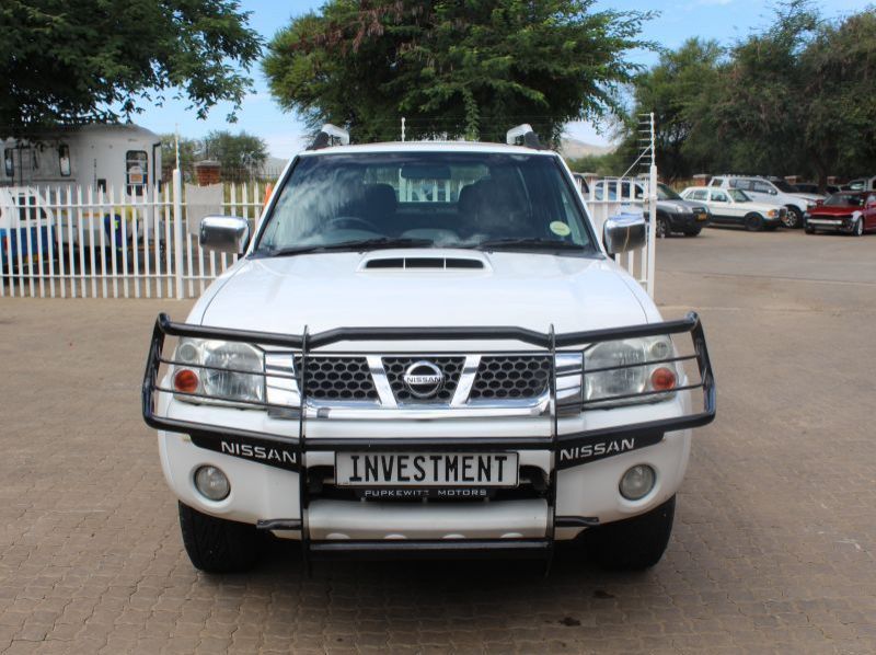 2017 Nissan NP300 2.5TDI D/C 4X4 pictures