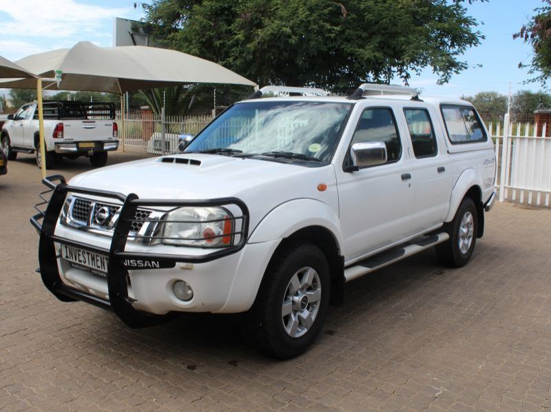 2017 Nissan NP300 2.5TDI D/C 4X4 pictures