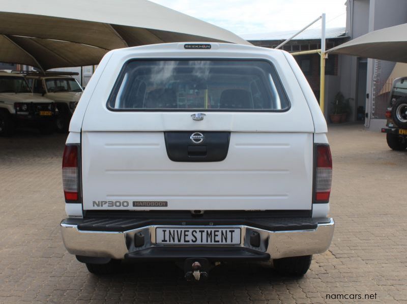 2017 Nissan NP300 2.5TDI D/C 4X4 pictures