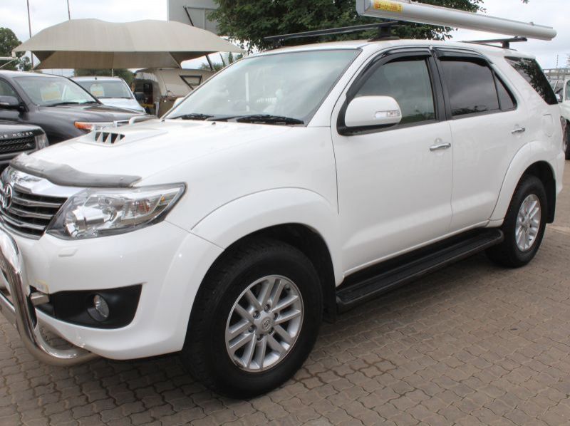 2013 Toyota Fortuner 3.0 D4D 4x4 Manual pictures