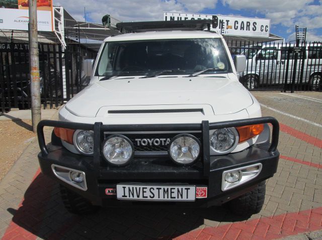 2012 Toyota FJ Cruiser pictures