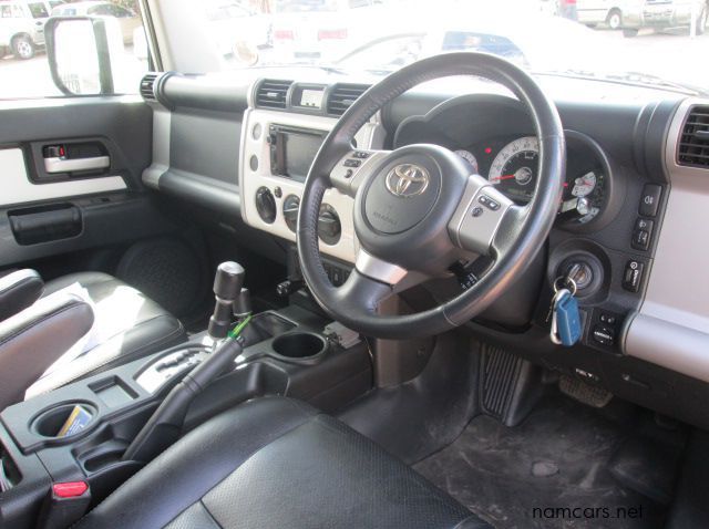 2012 Toyota FJ Cruiser pictures