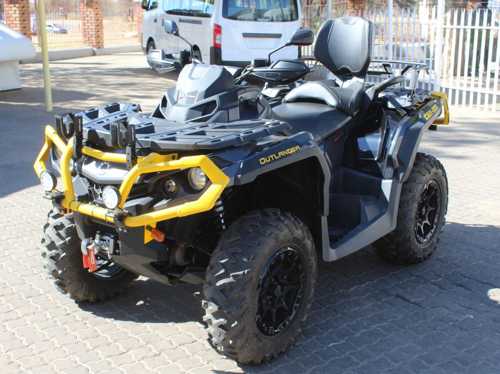 2023 ATV Outlander Max XT1000R pictures