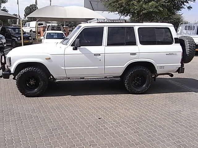 1988 Toyota TOYOTA LAND CRUISER 3F pictures