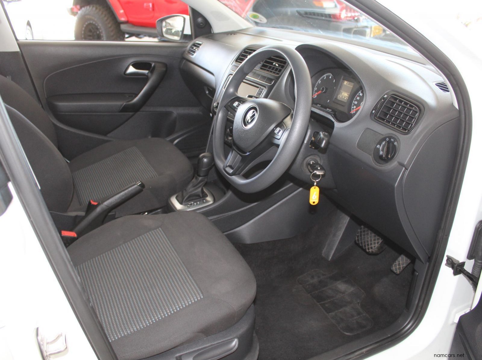 2024 Volkswagen Polo Vivo 1.6 Comfortline Auto pictures