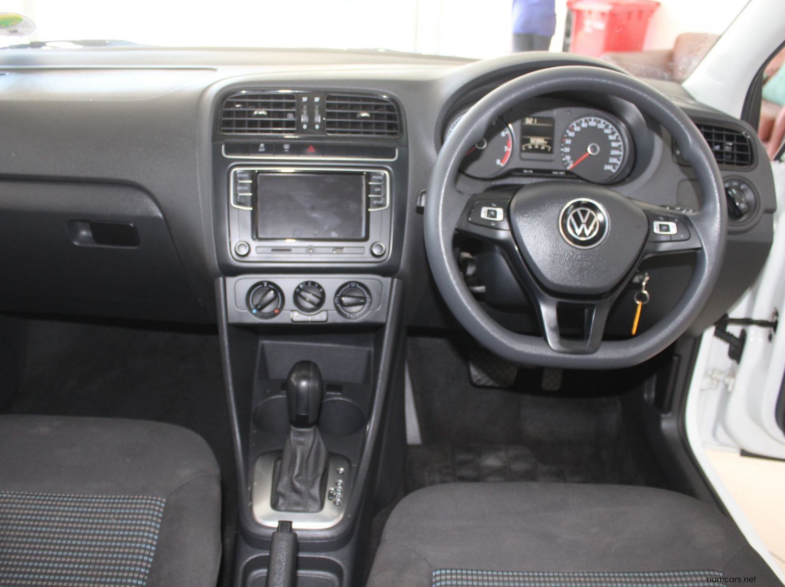 2024 Volkswagen Polo Vivo 1.6 Comfortline Auto pictures