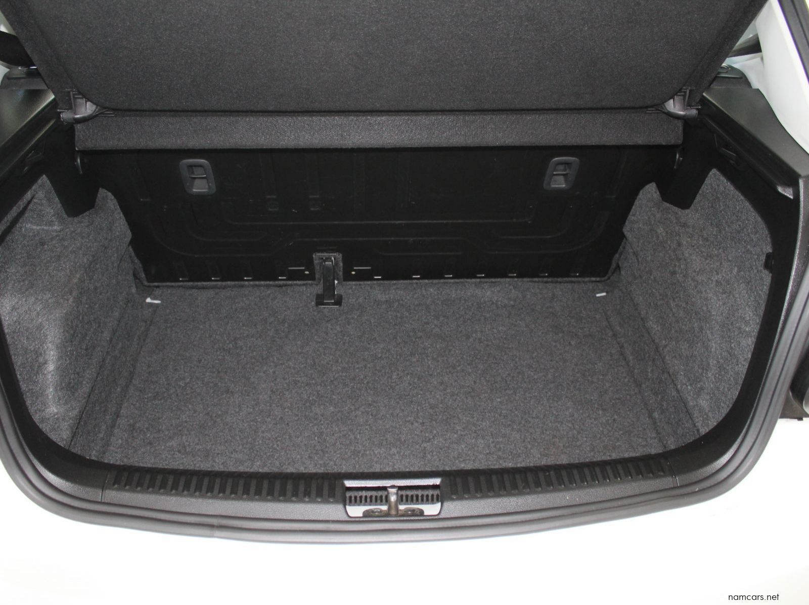 2024 Volkswagen Polo Vivo 1.6 Comfortline Auto pictures