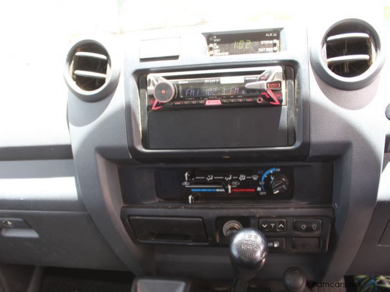 2015 Toyota LANDCRUISER 4.5 V8 DIESEL TURBO S/C 4X4 pictures