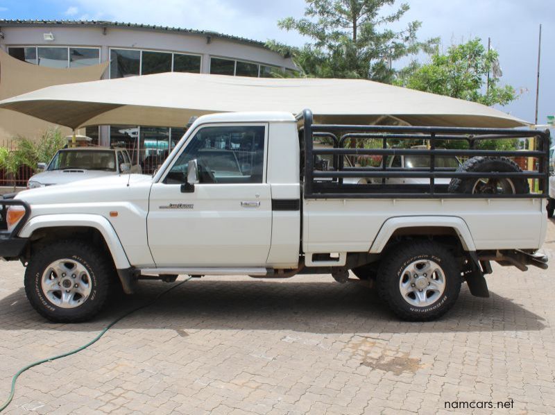 2015 Toyota LANDCRUISER 4.5 V8 DIESEL TURBO S/C 4X4 pictures