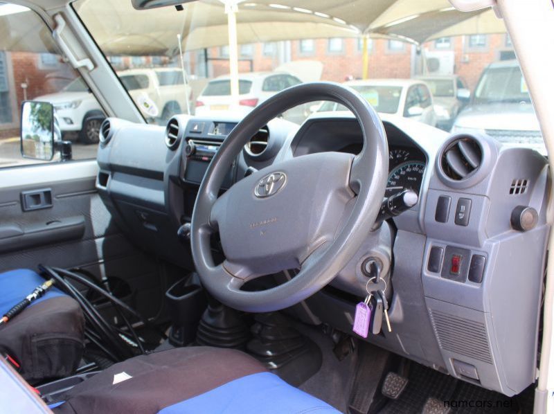 2015 Toyota LANDCRUISER 4.5 V8 DIESEL TURBO S/C 4X4 pictures