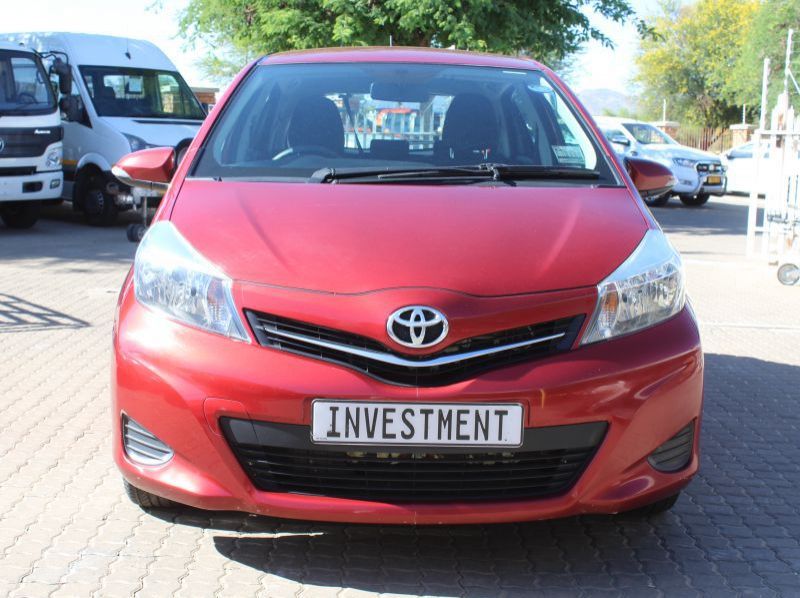 2014 Toyota Yaris 1.3 Manual pictures