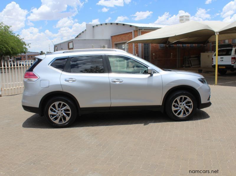 2014 Nissan X-TRAIL 2.0 XE pictures
