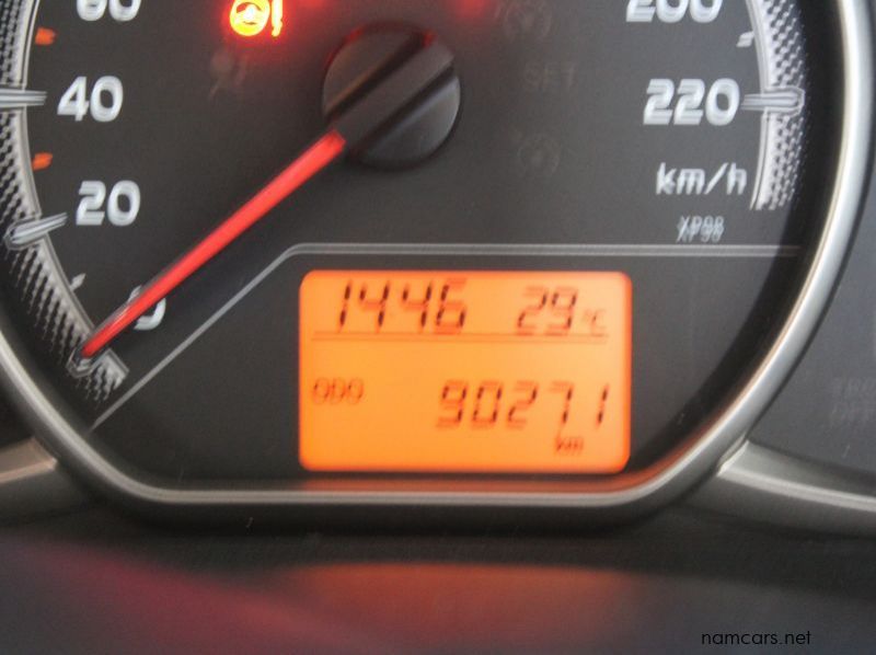 2017 Toyota Yaris 1.3 XS pictures