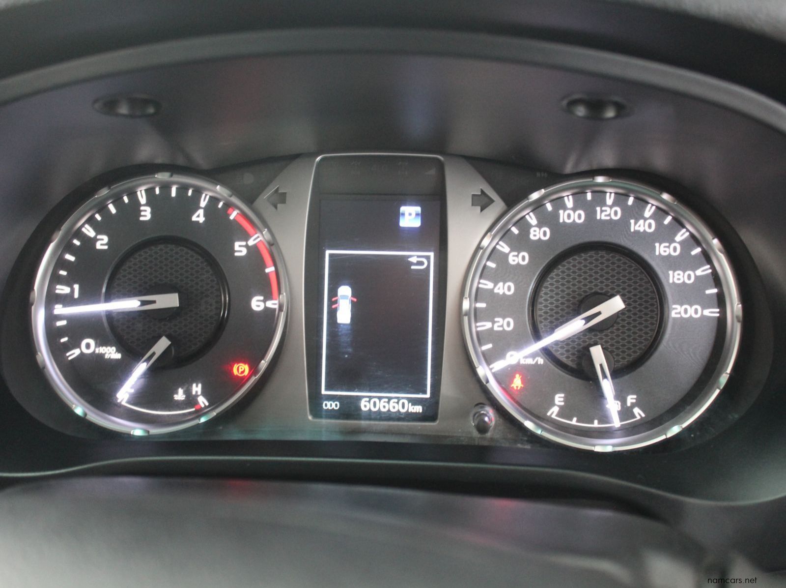 0 Toyota Hilux 2.4GD6 pictures