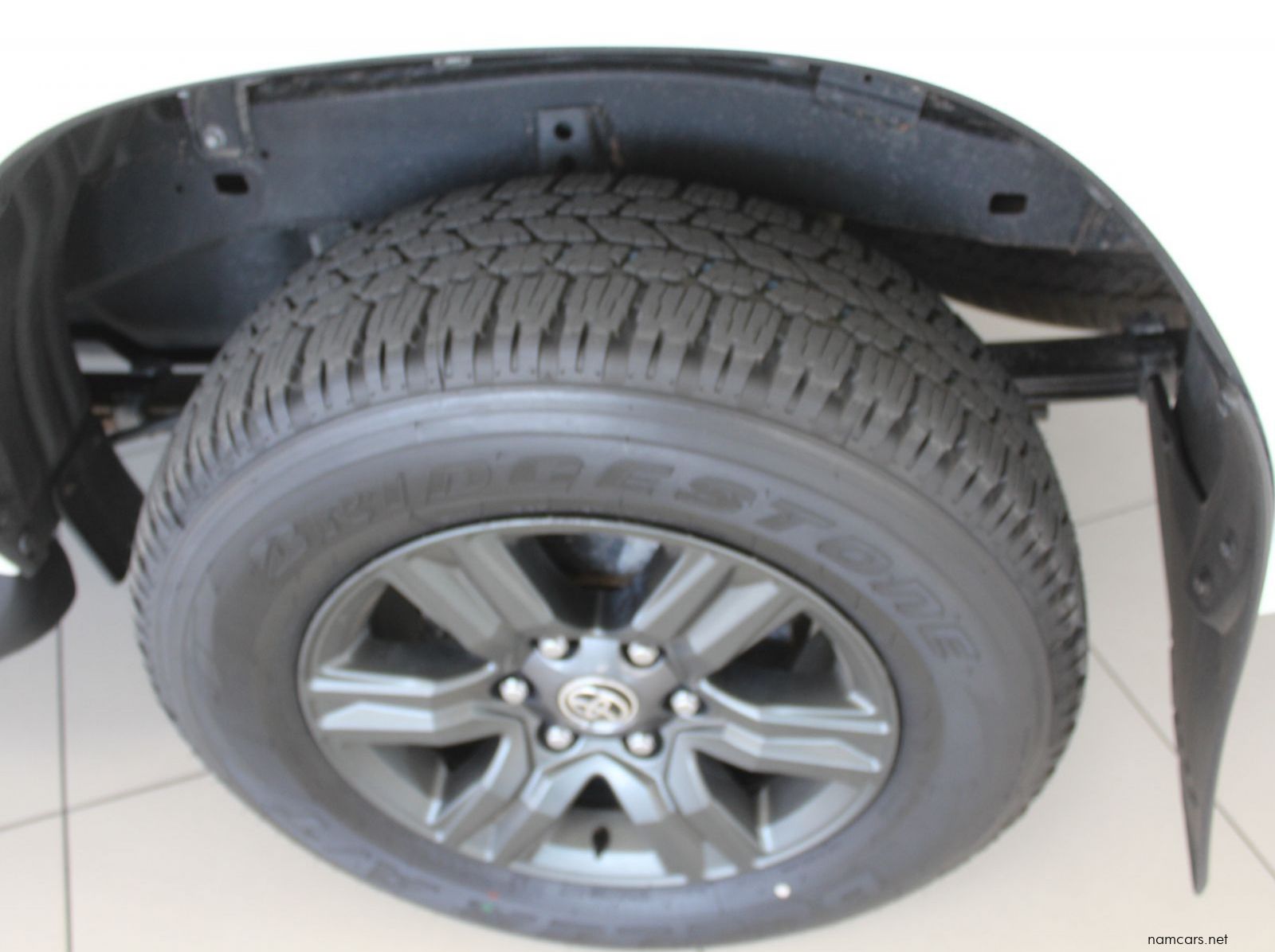 0 Toyota Hilux 2.4GD6 pictures