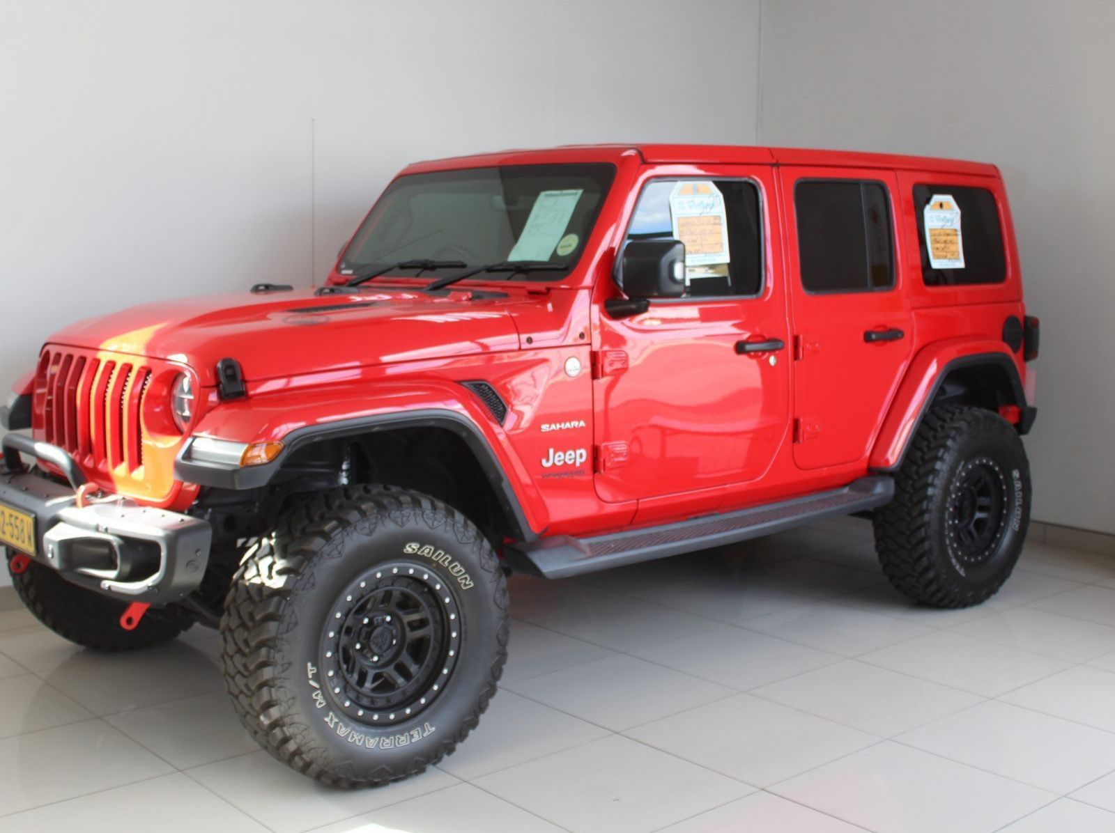 2020 Jeep Sahara Unlimited pictures