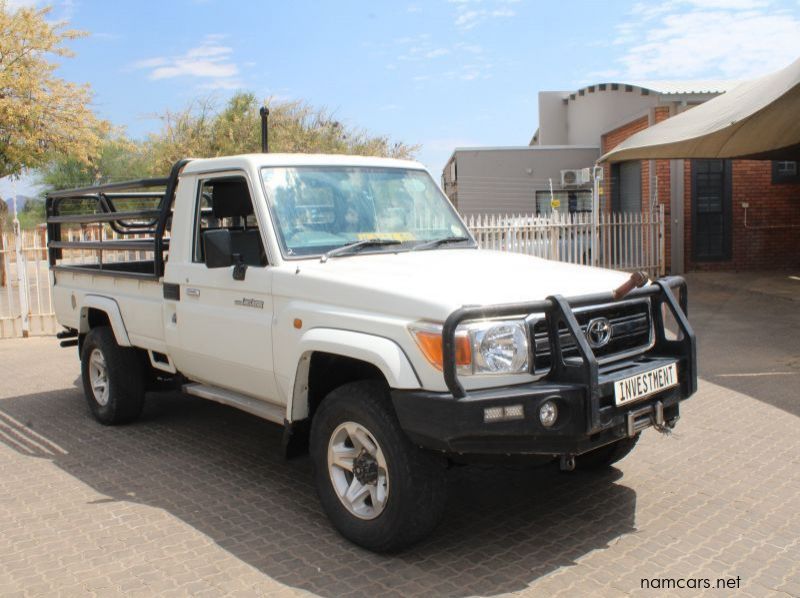2014 Toyota LANDCRUISER 4.0 V6 S/C 4X4 pictures
