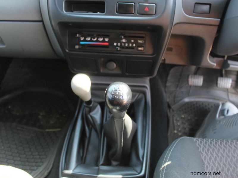 2021 Nissan NP300 2.5TDI D/C 4X4 pictures