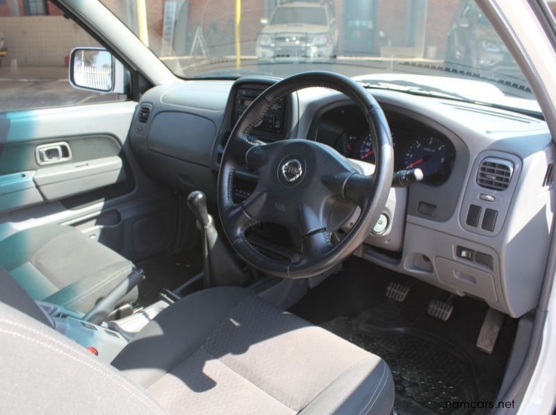 2021 Nissan NP300 2.5TDI D/C 4X4 pictures