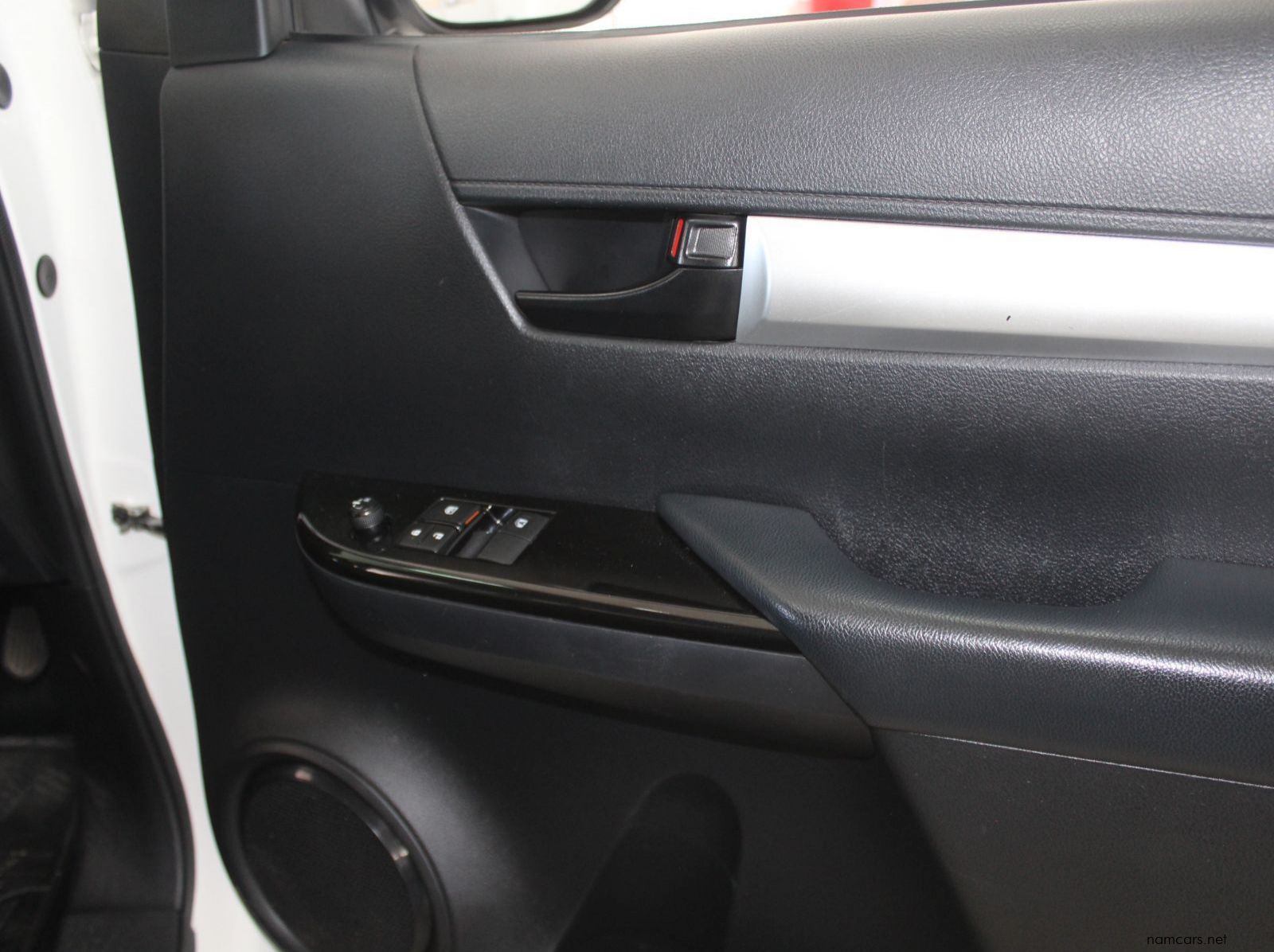 2021 Toyota Hilux 2.0 VVTI pictures