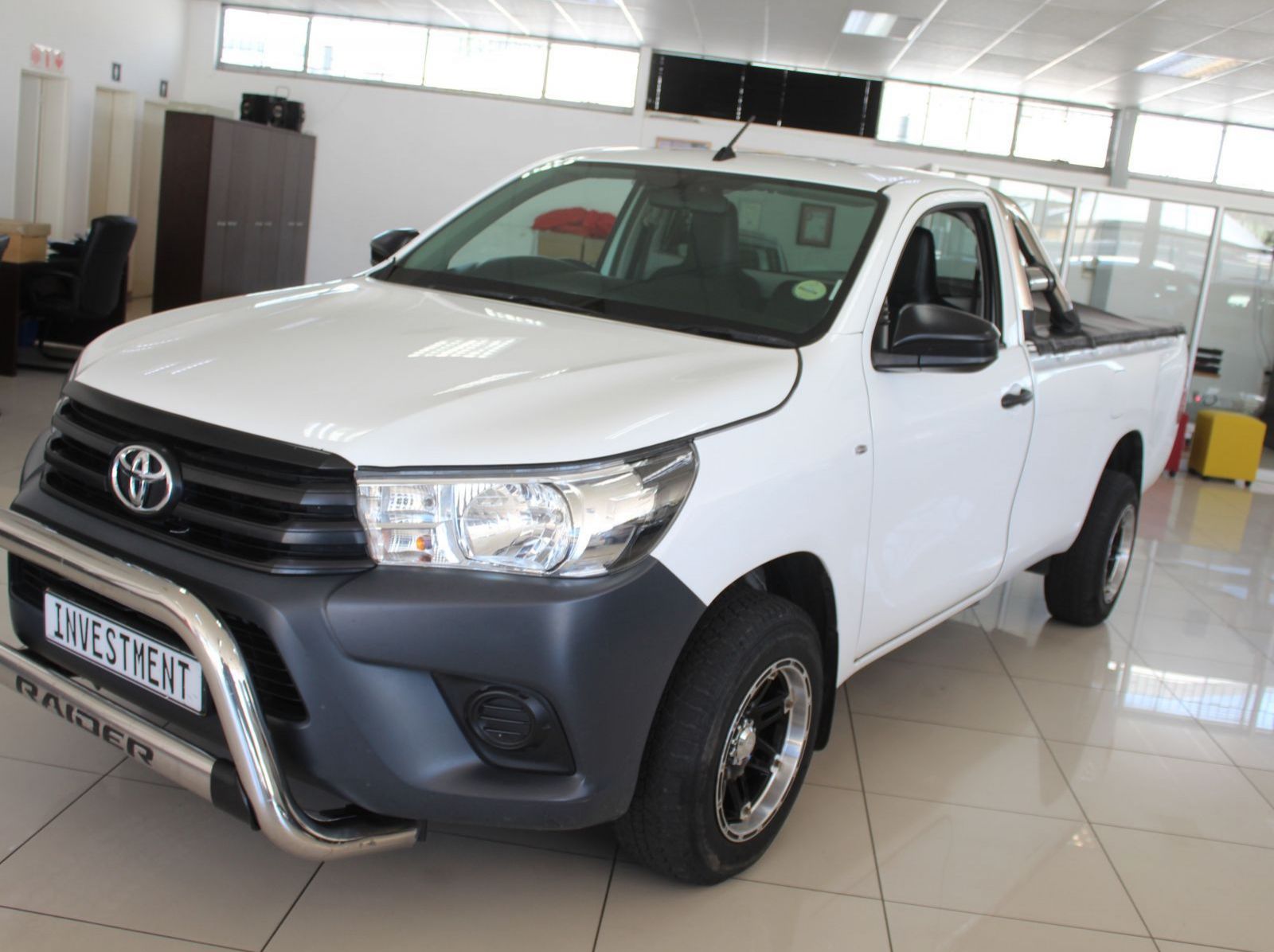 2021 Toyota Hilux 2.0 VVTI pictures