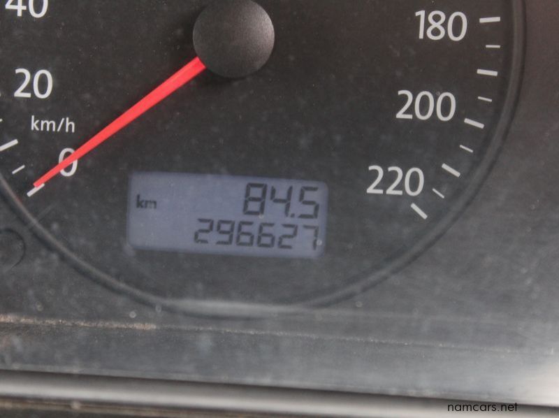 2005 Volkswagen KOMBI 1.9TDI T5 pictures