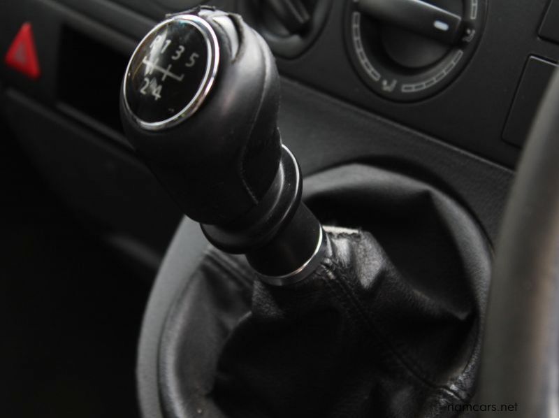 2005 Volkswagen KOMBI 1.9TDI T5 pictures