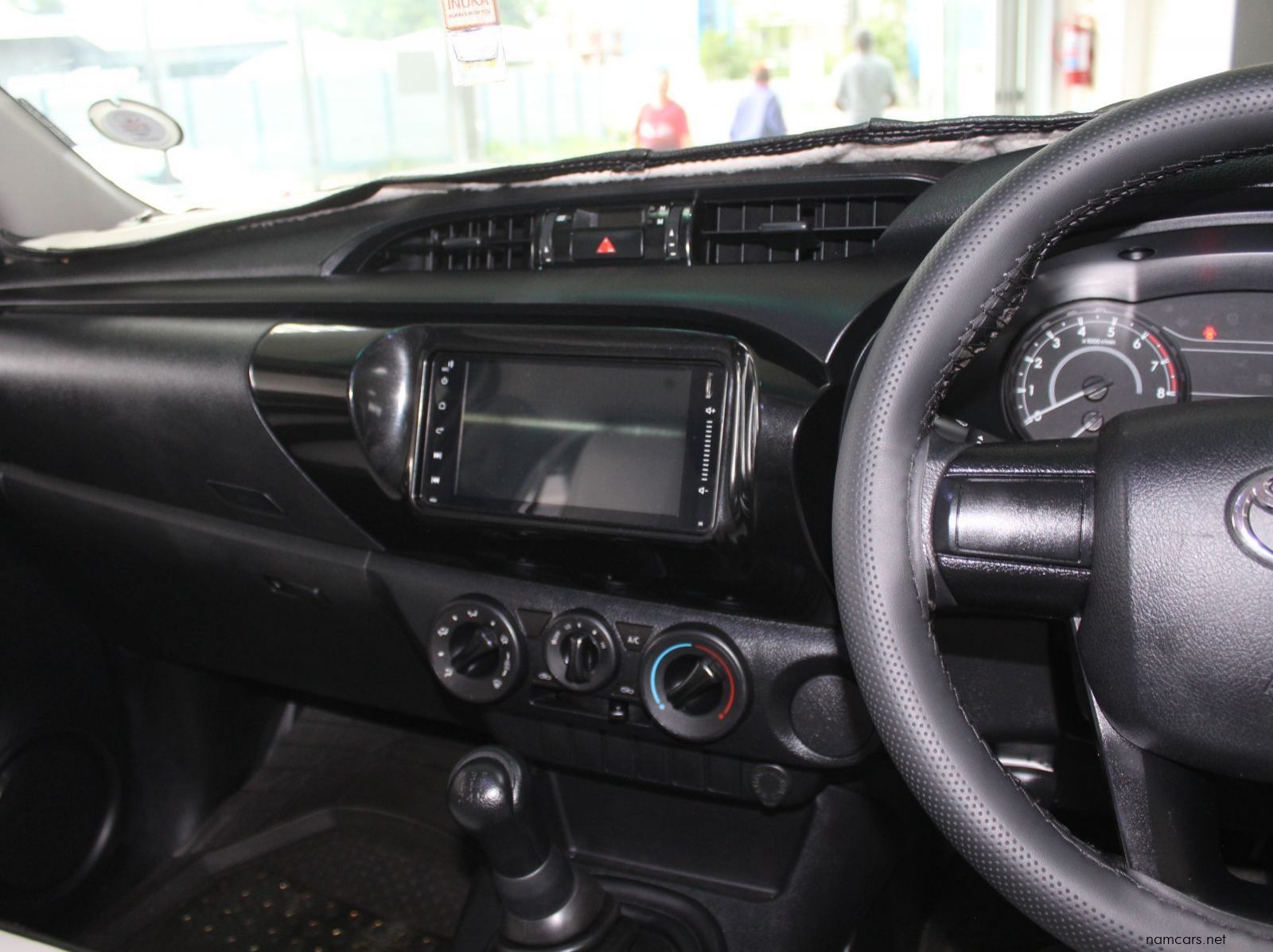 2019 Toyota Hilux 2.0 VVTI pictures