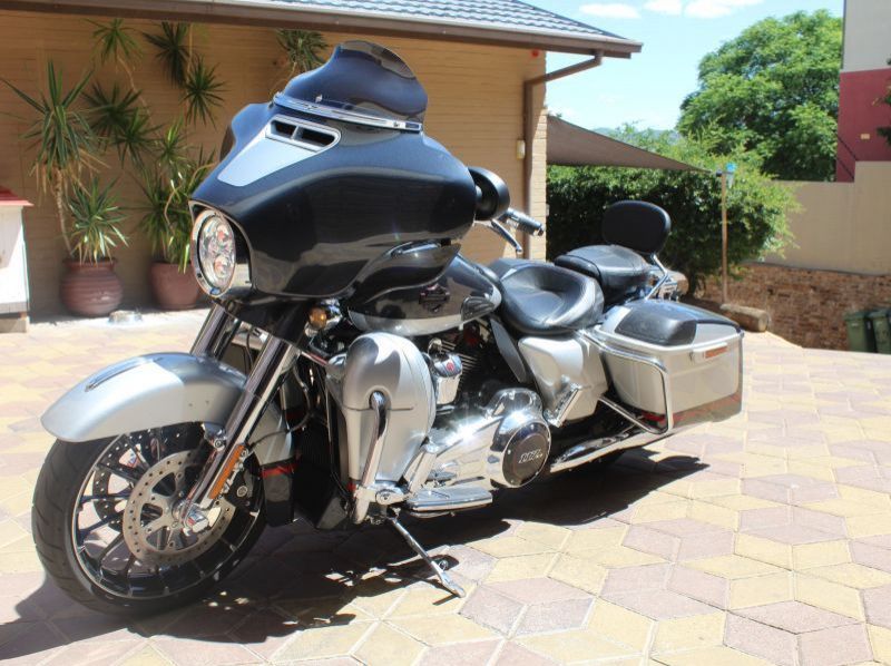 2019 Harley-Davidson Street Glide CVO 117 pictures