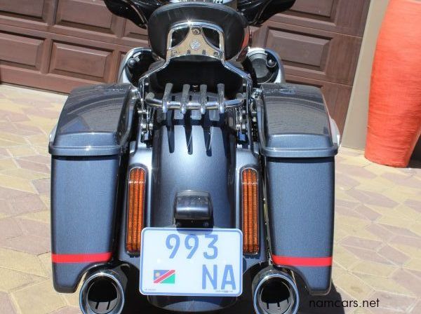 2019 Harley-Davidson Street Glide CVO 117 pictures