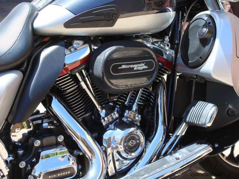 2019 Harley-Davidson Street Glide CVO 117 pictures