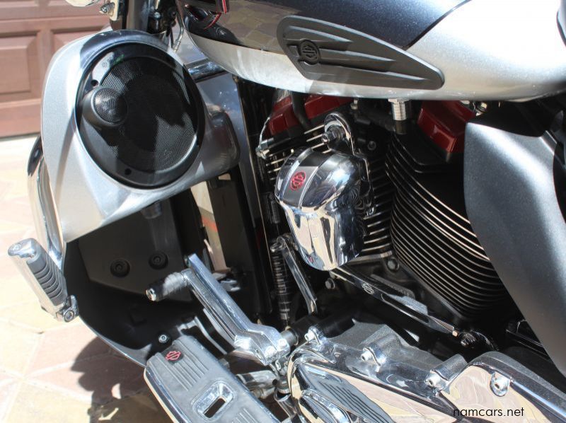 2019 Harley-Davidson Street Glide CVO 117 pictures