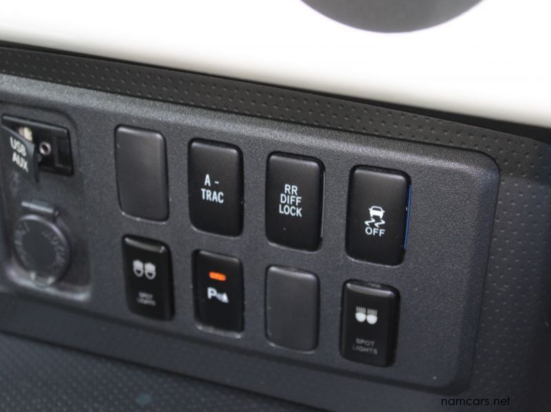 2013 Toyota FJ  Cruiser pictures