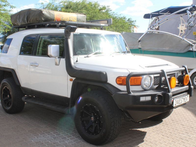 2013 Toyota FJ  Cruiser pictures