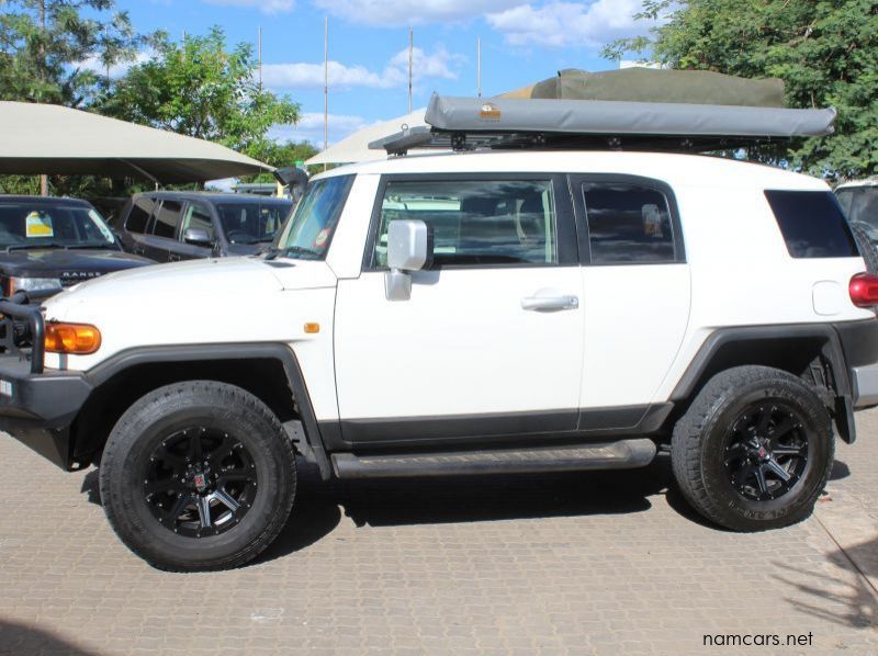2013 Toyota FJ  Cruiser pictures