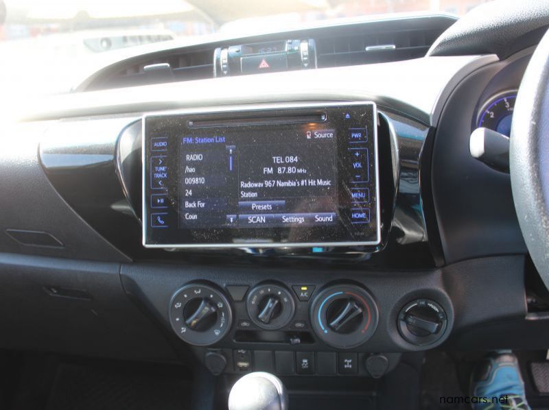 2017 Toyota HILUX 2.8 GD6 X-CAB 4X4 pictures