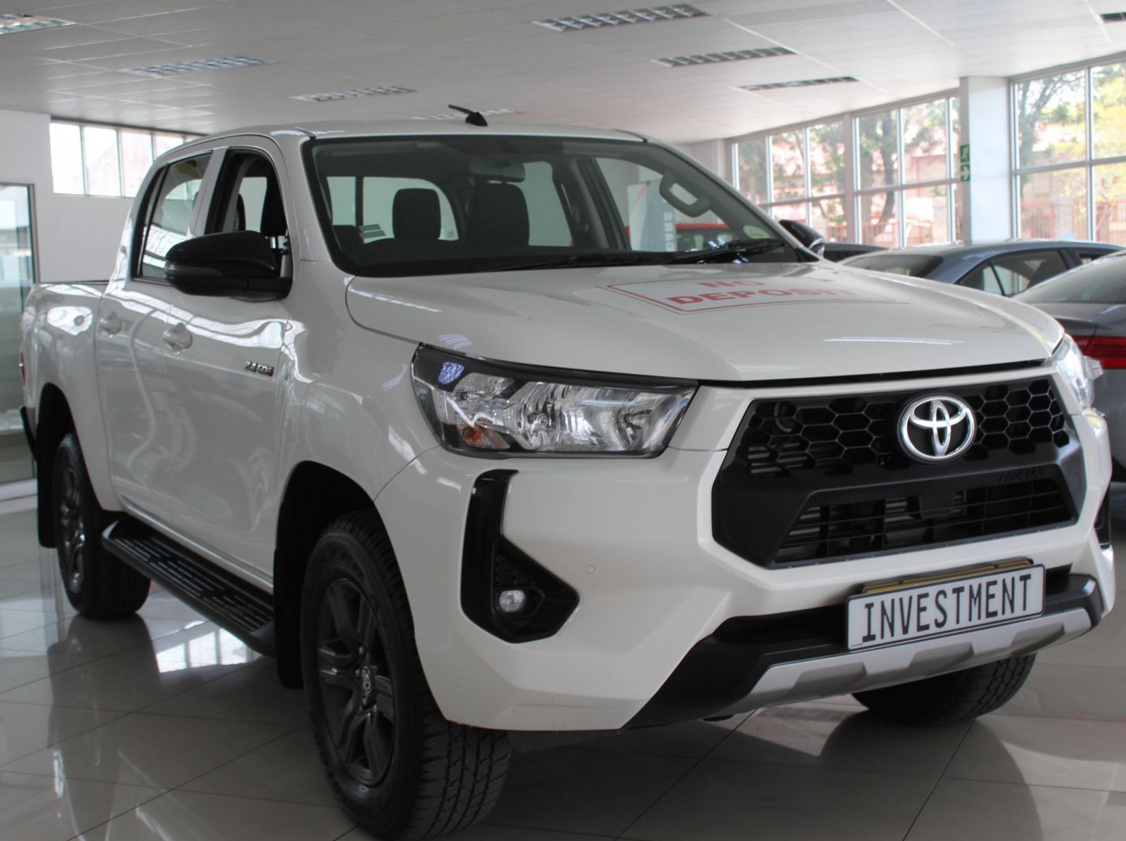 2024 Toyota Hilux 2.4 GD6 SRX 4x4 Auto D cab pictures