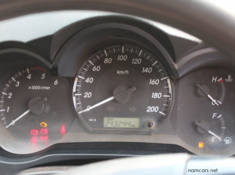 2014 Toyota 2.5 D4D Hilux S Cab 4x4 pictures