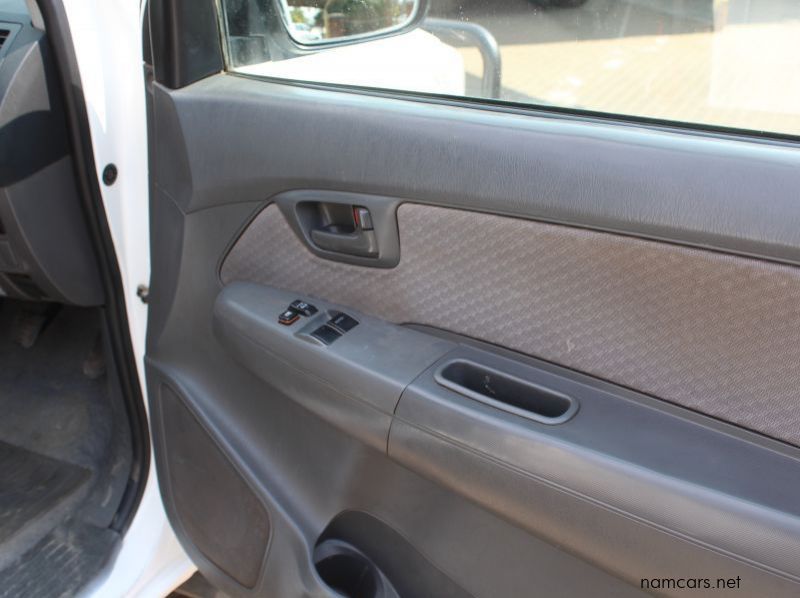 2014 Toyota 2.5 D4D Hilux S Cab 4x4 pictures