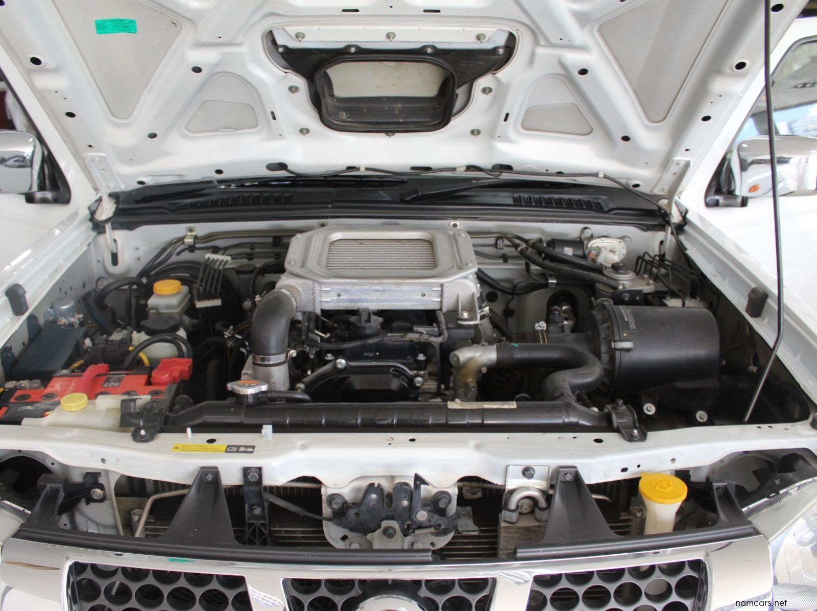 2020 Nissan NP300 2.5 TDI D cab 4x4 pictures