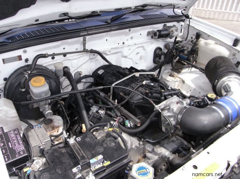 2013 Nissan NP300 / Nissan Patrol pictures