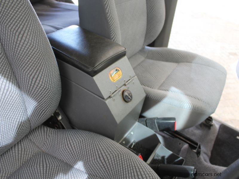 2017 Toyota 76 Series Land Cruiser pictures