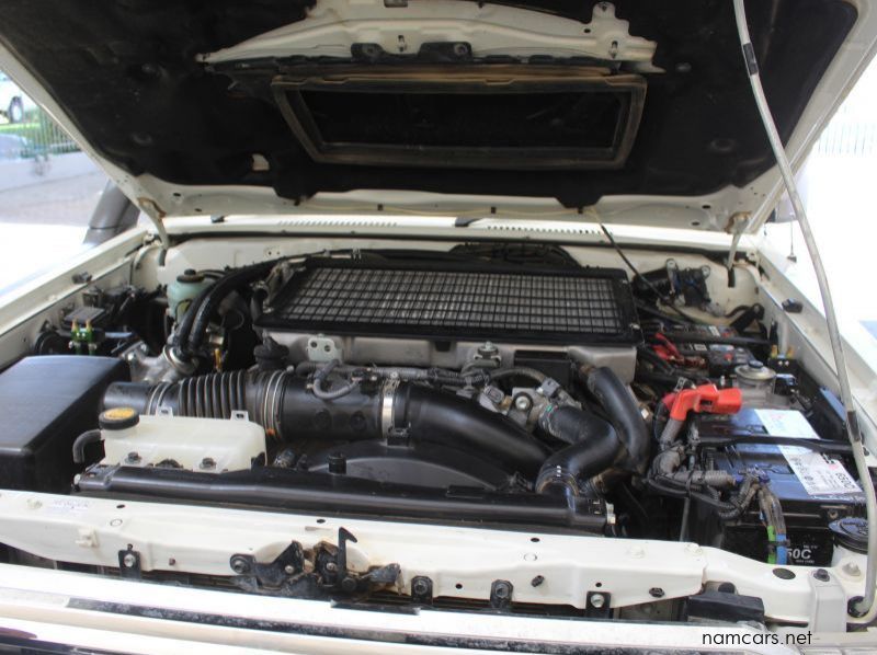 2017 Toyota 76 Series Land Cruiser pictures