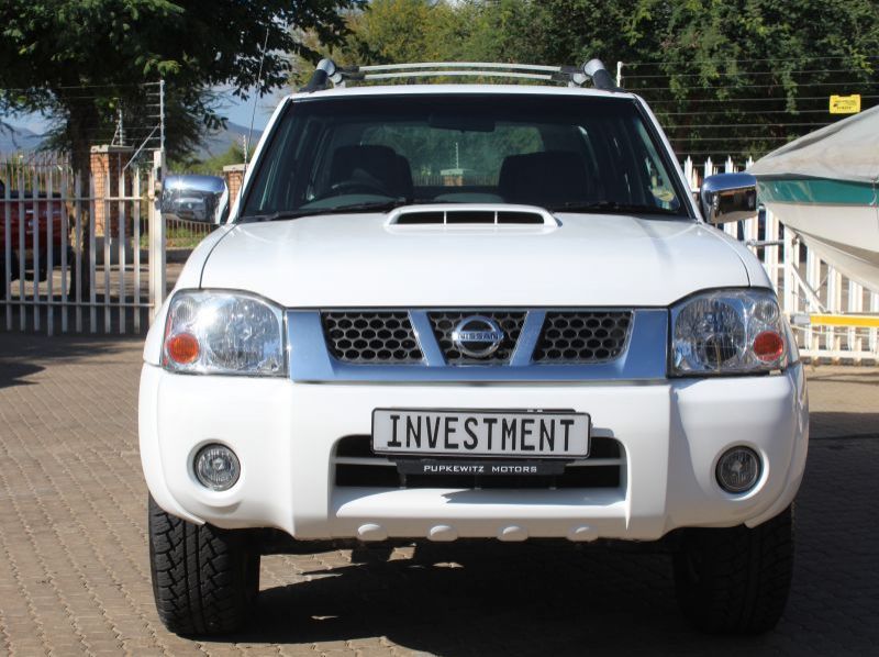 2014 Nissan NP300 pictures