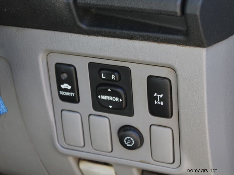 2009 Toyota Hilux 4.0 V6 D Cab 4x4 auto pictures