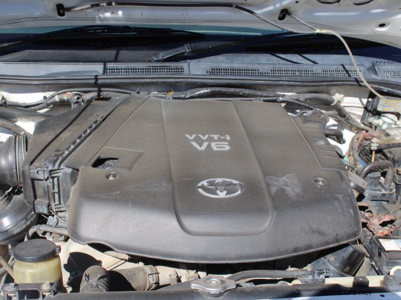 2009 Toyota Hilux 4.0 V6 D Cab 4x4 auto pictures