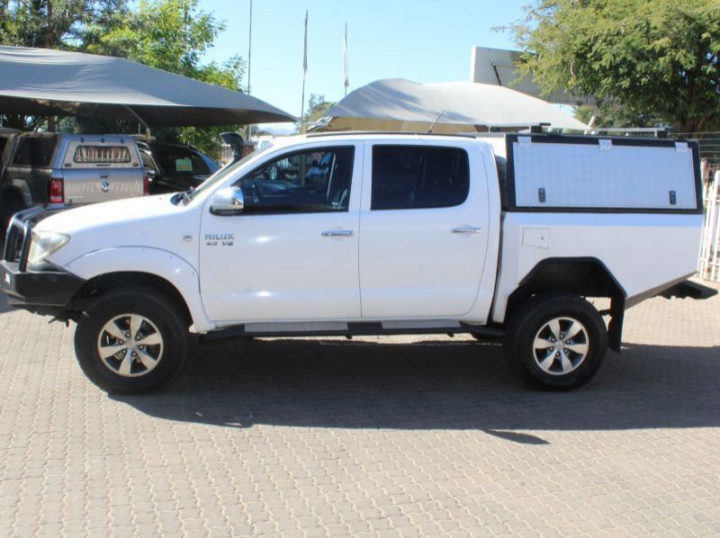 2009 Toyota Hilux 4.0 V6 D Cab 4x4 auto pictures